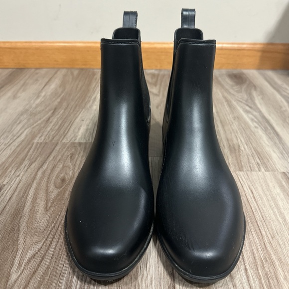 Black rubber Chelsea boots - Picture 2 of 3